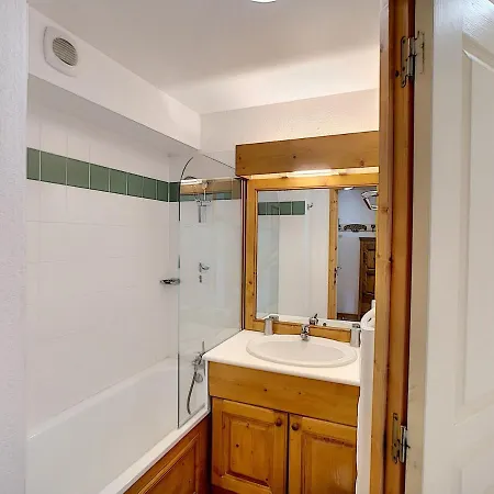Apartment 3 Pieces, 6 Pers., 45m², Les Valmonts, Sud-ouest, Acces Direct Aux Pistes, Les Menuires - Fr-1-178-319 *